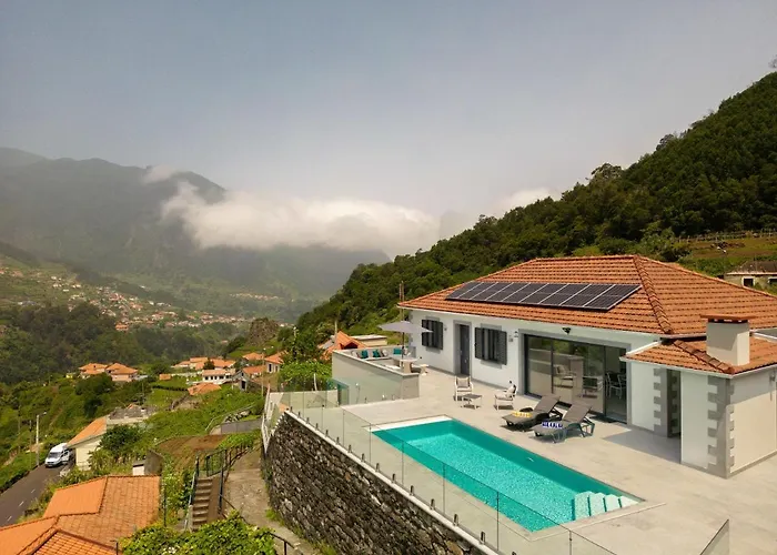 Casa Avo Da Pedra, By Op